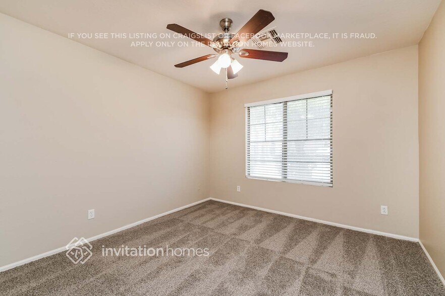 Building Photo - 1274 E Vernoa St