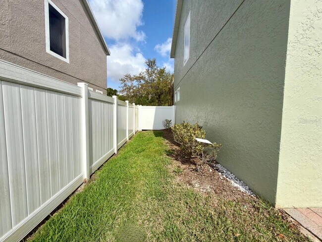 Building Photo - 14478 Bridgewater Crossings Blvd