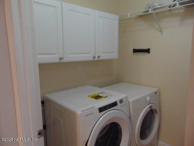 Building Photo - 10075 GATE N Pky