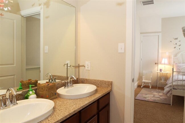 Building Photo - 24618 Jade Clover Ln