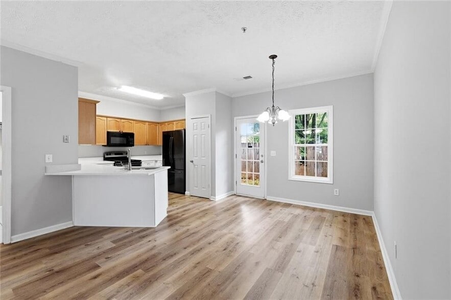 Building Photo - 5072 Leeshire Trace