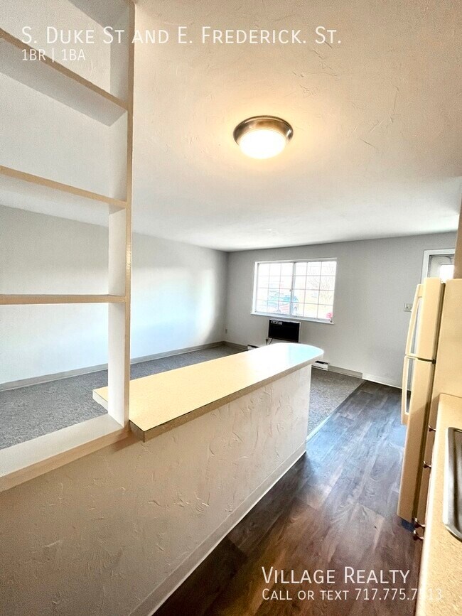 Building Photo - 139 S Duke St
