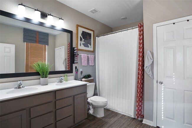 Building Photo - 2210 Thunderbolt Peak Dr
