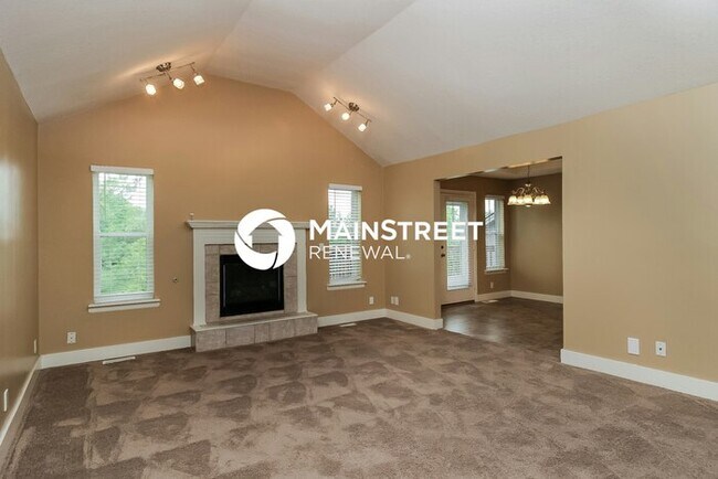 Building Photo - 5 Bedroom Pet-Friendly Home in Kansas City, MO with Main Street Renewal