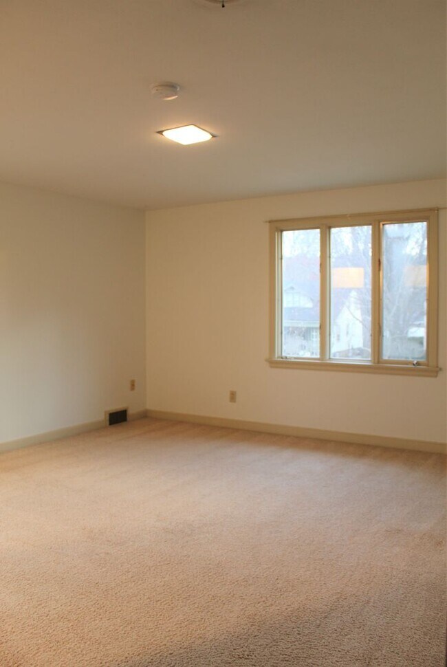 Building Photo - 318 McKinley Ave