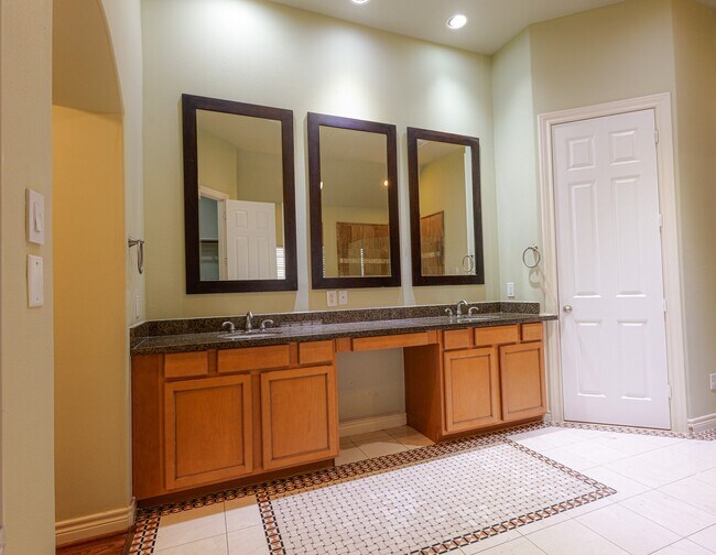 Building Photo - 1314 Sherwood Springs Ln