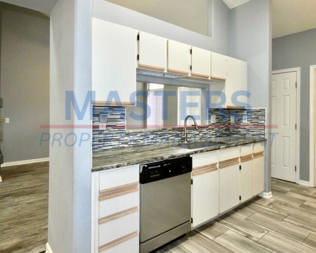 Building Photo - Spacious Home in West Toledo – Comfortable Living in a Great Location