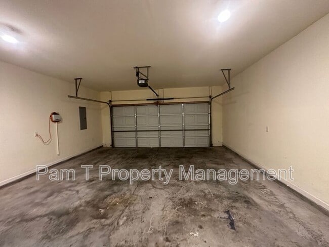 Building Photo - 131 Wall St