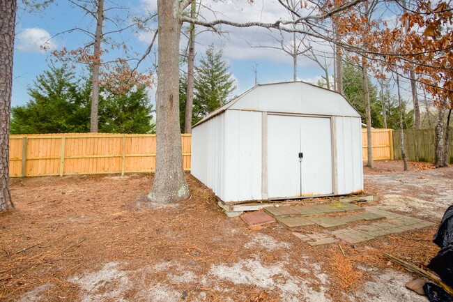 Building Photo - "Charming 4-Bedroom Home with Granite Coun...