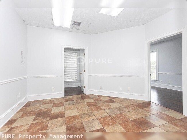 Building Photo - 7175 Jonesboro Rd