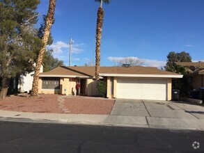 Building Photo - GREAT LOCATION IN HENDERSON 1 STORY WITH F...