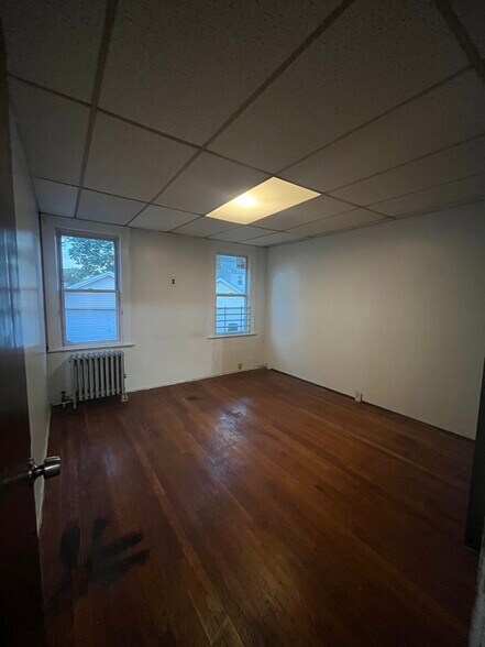 Building Photo - 577 Tremont Ave