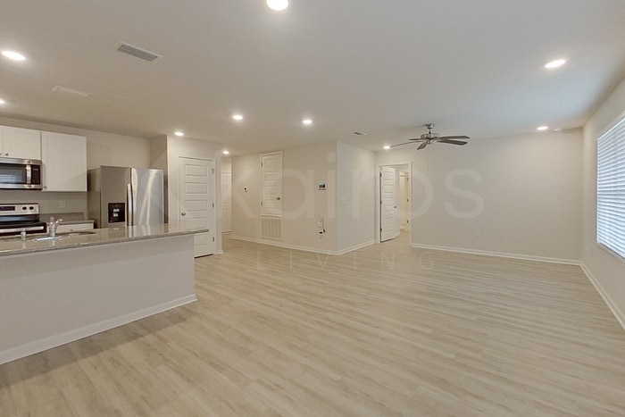 Building Photo - 124 Swallowtail Ln
