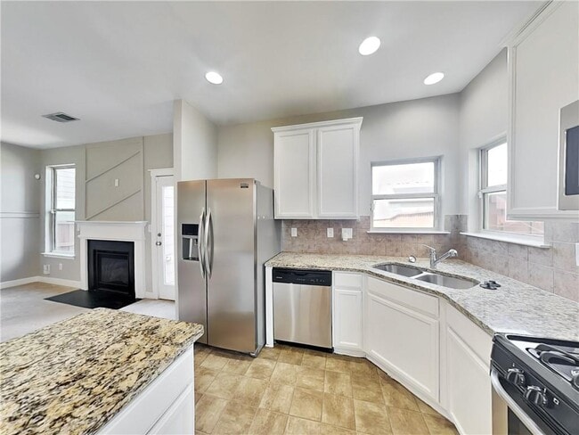 Building Photo - 5885 San Gabriel Ln