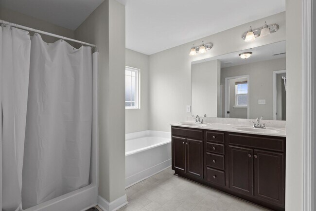 Building Photo - Bridgeport Beauty with Bonus Room