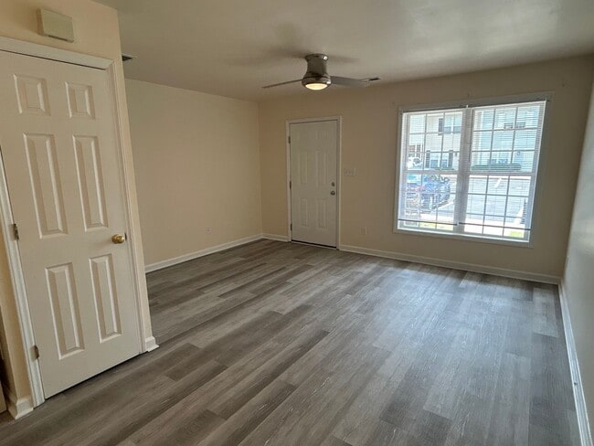 Building Photo - Updated 2 Bed | 2.5 Bath Townhouse in Clayton