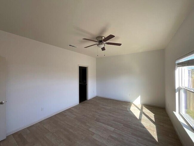 Building Photo - 172 Allington Cir