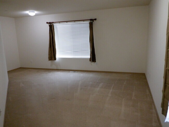 Building Photo - 1722 Cadborough Ln