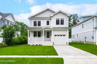 Building Photo - 555 Sussex Ave