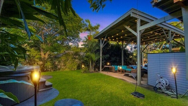 Building Photo - BK-1284