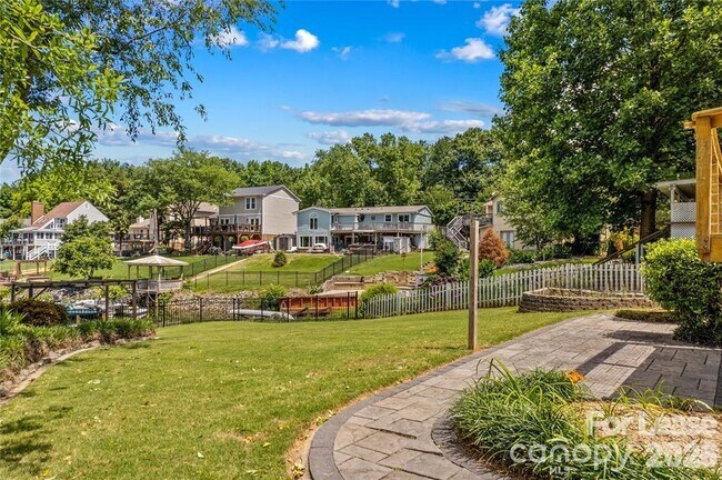 Building Photo - 21112 Rio Oro Dr