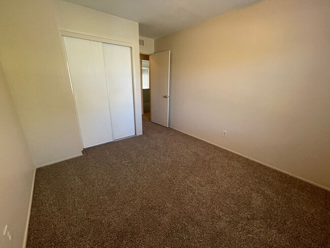 Building Photo - Charming 3-Bedroom Home with Bonus Room and Spacious Yard – Available Now!