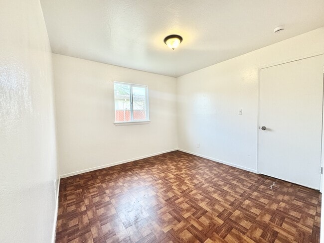 Building Photo - 277 Cherry Way