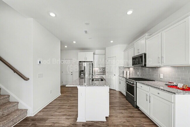 Building Photo - 3629 Edisto Pl