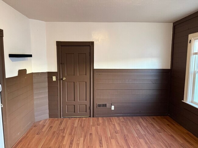 Building Photo - 9 Whitcomb St