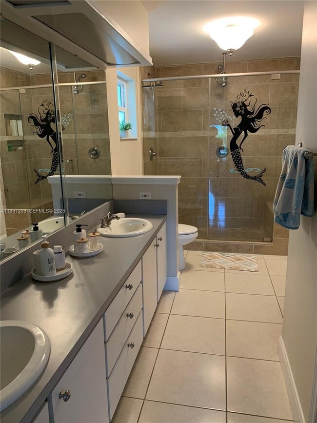 Building Photo - 112 Captains Ct