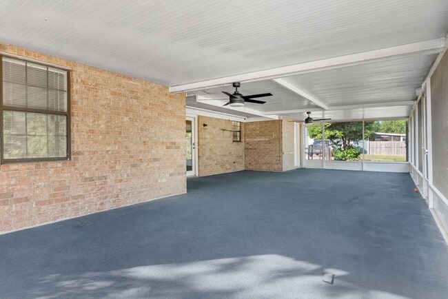 Building Photo - Lee County!
