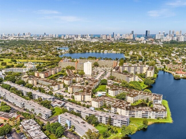 Building Photo - 1780 NE 191st St