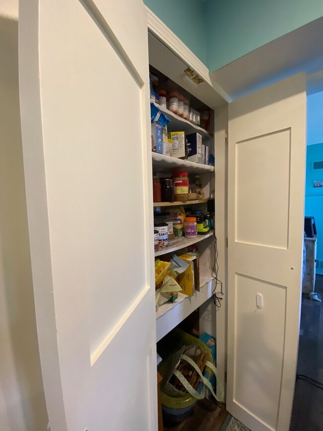 Building Photo - 167 Peacock Walk