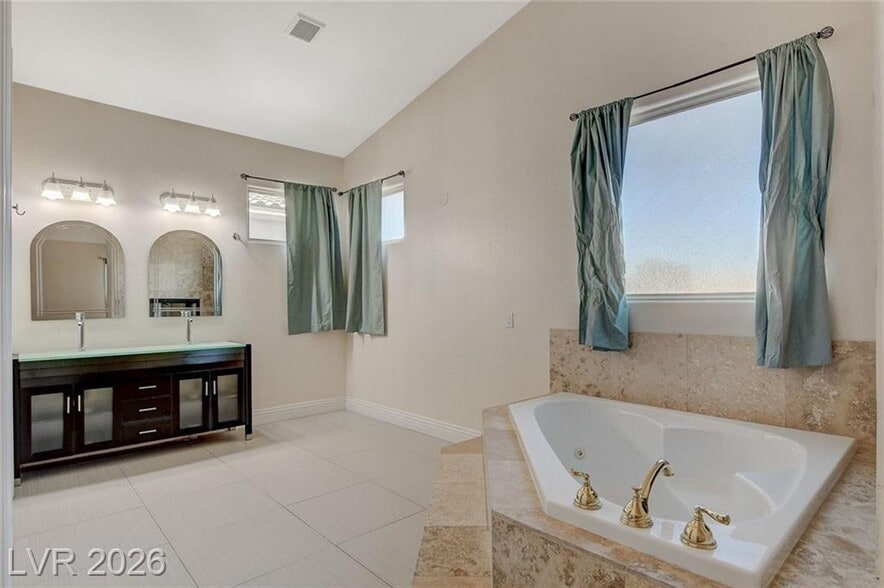 master bathroom - 2554 Regency Cove Ct