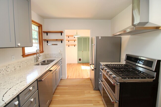 Building Photo - Meticulously Remodeled Milwaukie Bungalow on Large Lot with Gardens & Garage