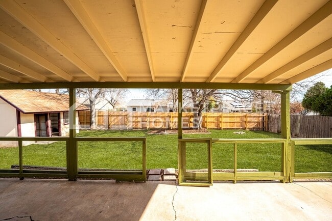 Building Photo - 1804 Easton Dr