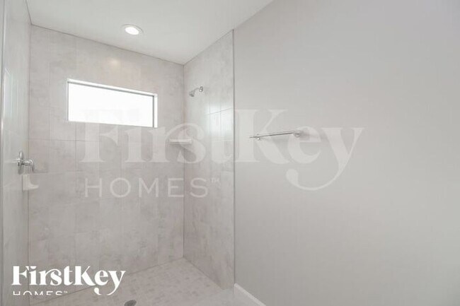 Building Photo - 446 Rayford St