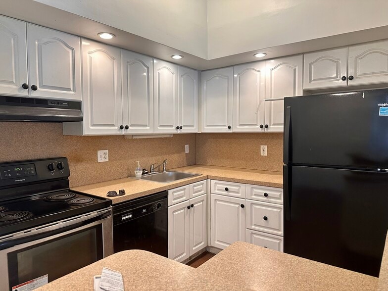 Building Photo - 19700 SW 103rd Ct