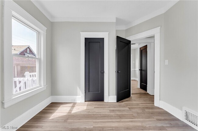 Building Photo - 428 E 148th St