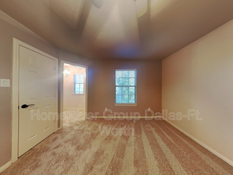 Building Photo - 13358 Roadster Dr