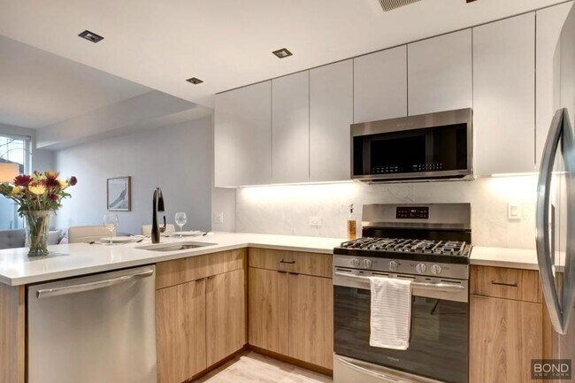 Building Photo - 1 bedroom in HOLLIS NY 11423