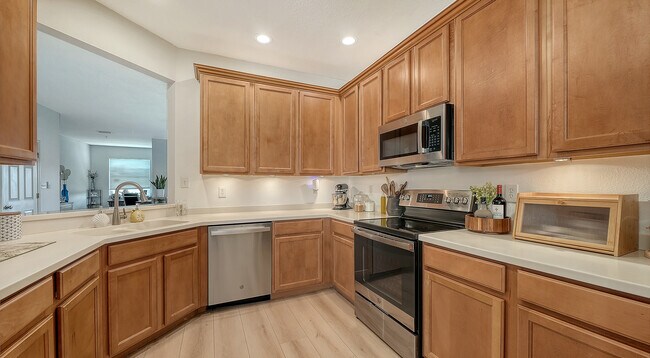 Building Photo - 3790 Parkridge Cir