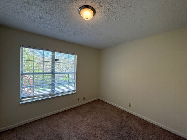 Building Photo - Single Family Home in Villages of Brentwood