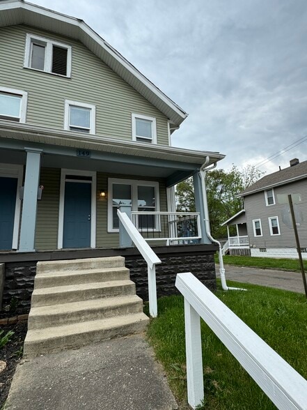 Primary Photo - 149 E Woodrow Ave