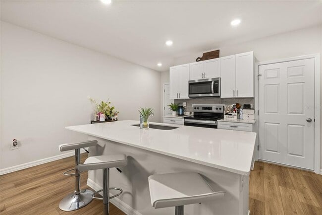 Building Photo - 4345 HILLOCK Blvd