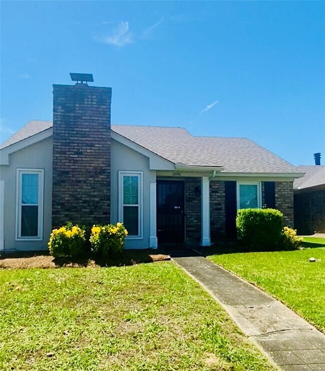 Building Photo - 3050 Sutton Dr