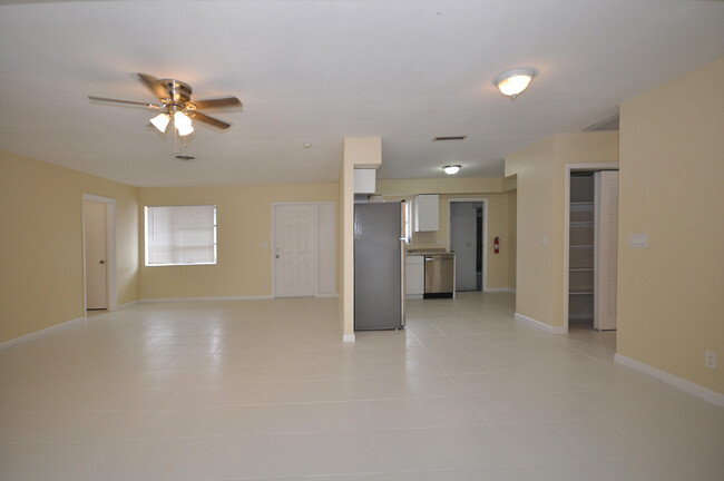 Building Photo - 1531 43rd St