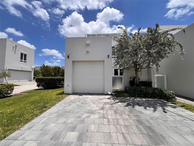 Building Photo - 6482 NW 103rd Psge
