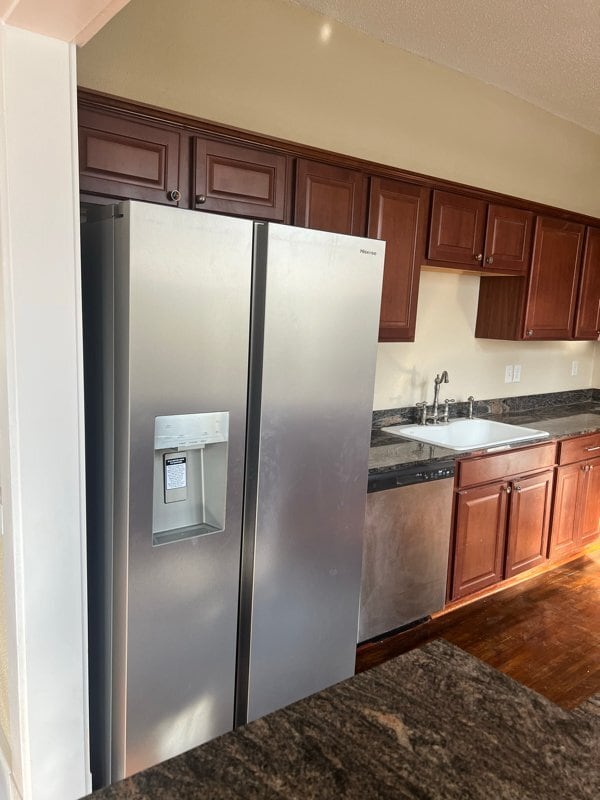 Building Photo - 1994 Manila Ave