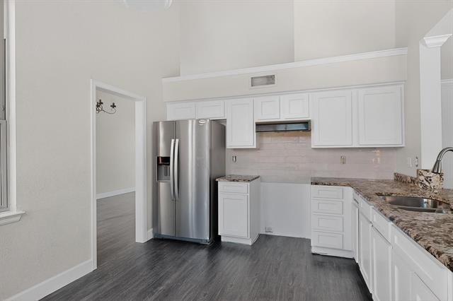 Building Photo - 5204 Sherburne Dr